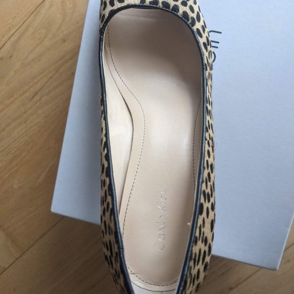 NWT leather/leopard print calf hair Calvin Klein heels - Picture 3 of 3
